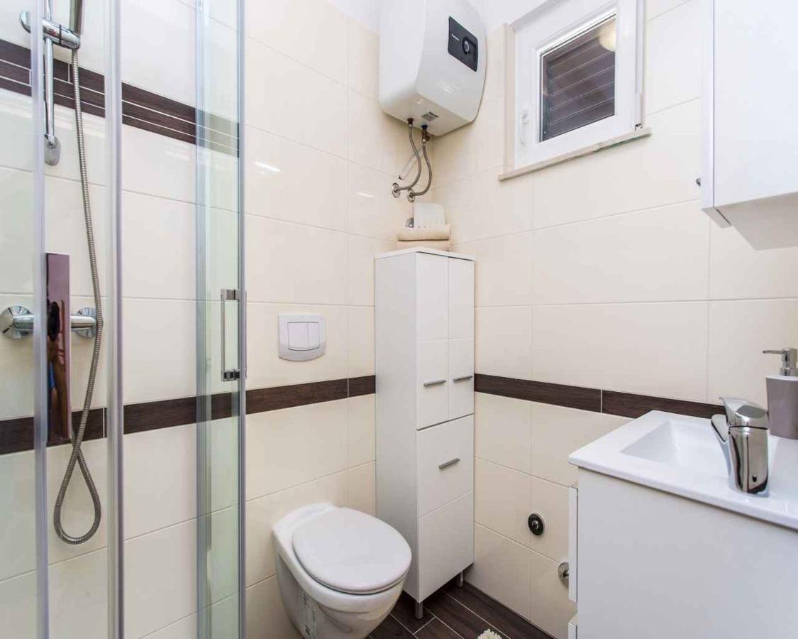 Apartment In Vrbnik/Insel Krk 36873 Екстер'єр фото